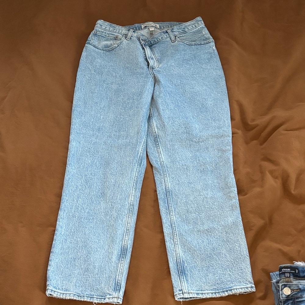 NWOT Abercrombie & Fitch Light Wash Denim Jeans size 30/10s